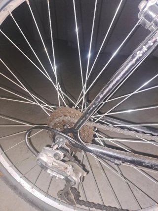 Bicicleta Montaña Negra con Cesta