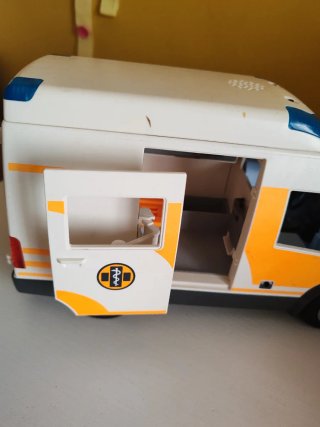 Ambulancia Playmobil