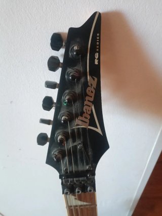Guitarra Eléctrica Ibañez Negra
