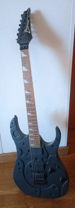 Guitarra Eléctrica Ibañez Negra