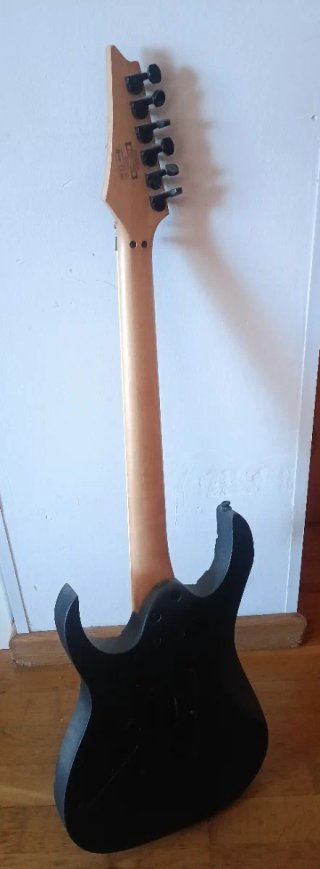 Guitarra Eléctrica Ibañez Negra