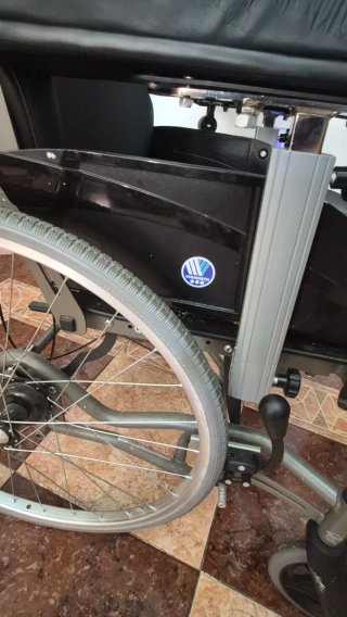 Silla de ruedas multinacional