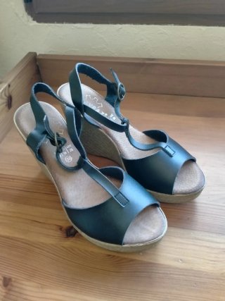 Sandalias cuñas negras piel 38