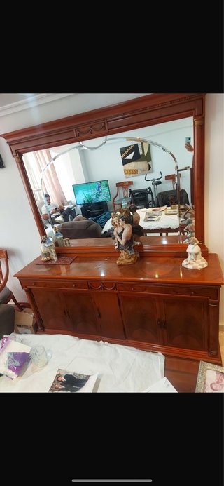 Vitrina clásica de salón madera y cristal