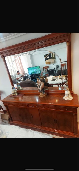 Vitrina clásica de salón madera y cristal