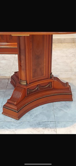 Vitrina clásica de salón madera y cristal