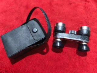 Binoculares de ópera vintage con estuche