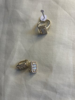 Conjunto de Joyas Doradas con Cristales