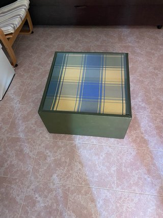 Mesa centro pequeña salón decorada