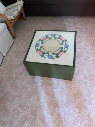 Mesa centro pequeña salón decorada