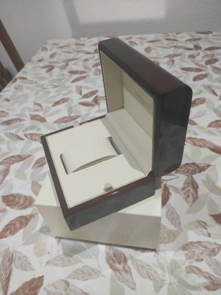 Caja Longines maron lacado brillante