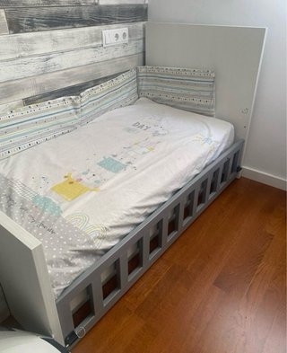 Cuna de bebé blanca