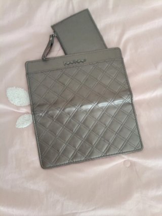 Cartera Naf Naf plateada