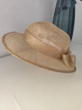 Sombrero rejilla Pronovias beige mujer