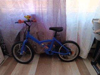 Bicicleta infantil azul