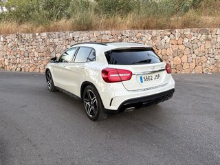 Mercedes-Benz GLA AMG Techo solar eléctrico