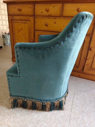 Butaca terciopelo azul con flecos