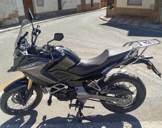 Motor Hispania Tray 125 Negra y Dorada