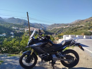 Motor Hispania Tray 125 Negra y Dorada