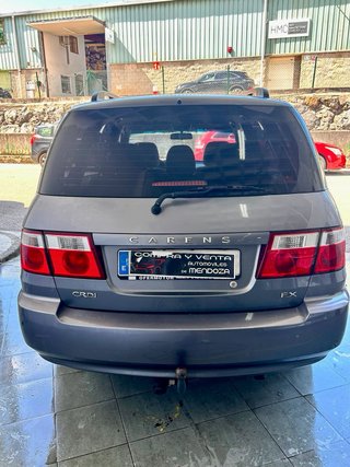 KIA Carens 2004