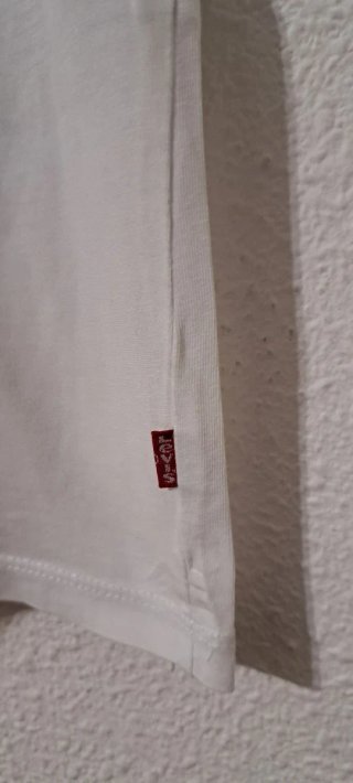 Camiseta Levi's Blanca Estampado Floral