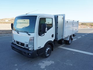 NISSAN NT400 CABSTAR *** 32.000 Kms ***