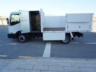 NISSAN NT400 CABSTAR *** 32.000 Kms ***