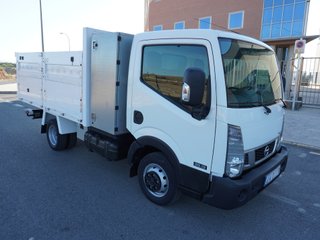 NISSAN NT400 CABSTAR *** 32.000 Kms ***
