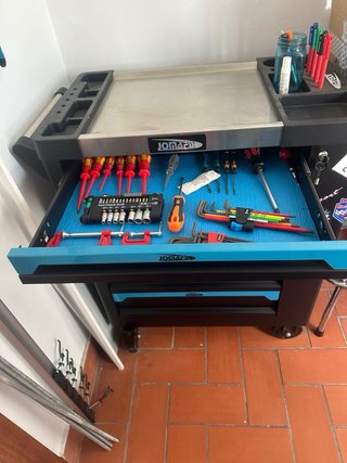 Lote mobiliario de taller