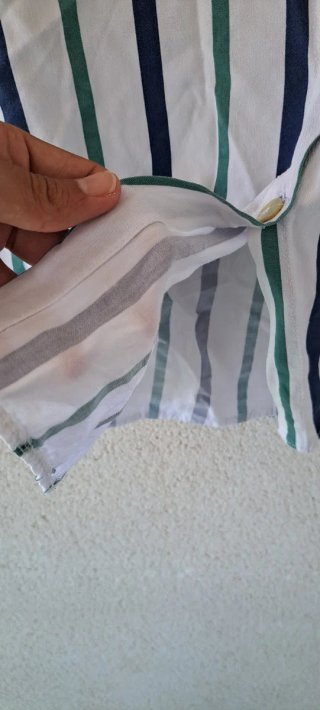 Camisa de rayas blanca, verde y negra Talla M