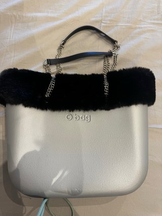 Bolso O Bag Gris con Pelito Negro