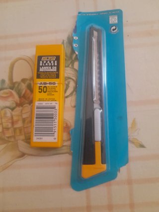 Cúter Olfa AB-50 con 2 cajas de recambios
