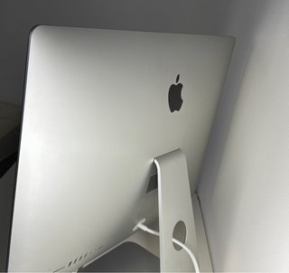 iMac 27” + Caja, Teclado y Trackpad