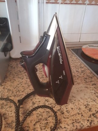 Plancha de Ropa Rowenta 2750W