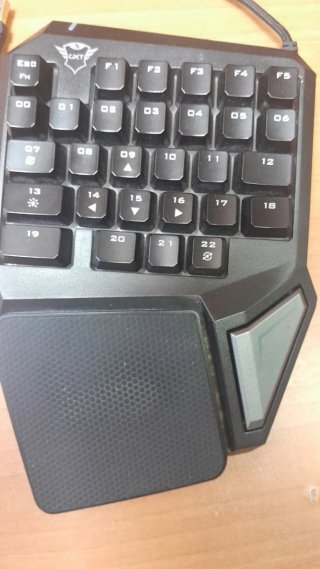 PC Intel Core i7 Torre + Monitor + 2 Teclados