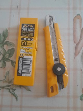 Cúter OLFA LB-50 con 1  paquete de cuchillas