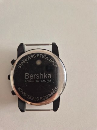 Reloj de pulsera con correas intercambiables
