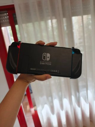 Nintendo Switch Azul/Rojo + Accesorios