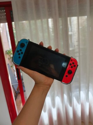 Nintendo Switch Azul/Rojo + Accesorios