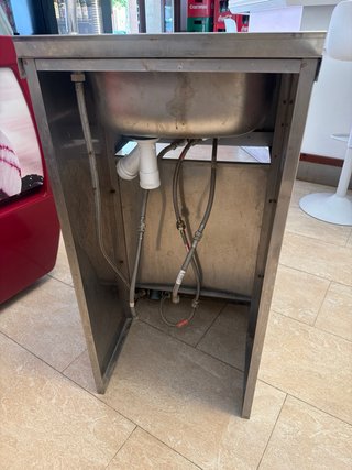 Fregadero de pie metálico Algo negociable