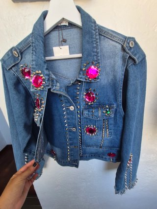 Chaqueta tejana con pedrería