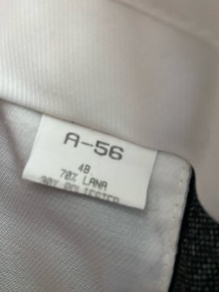 Traje de hombre gris de 1, 70