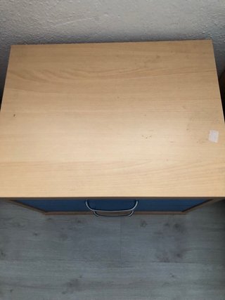 Escritorio con cajones y cajonera