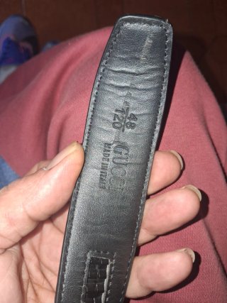Cinturón Gucci Negro con Hebilla Dorada