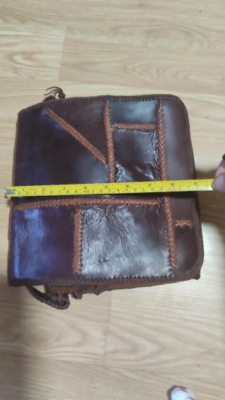 Bolso de cuero hecho a mano