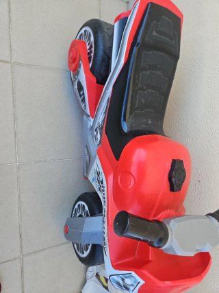 Moto infantil roja 2-3 años
