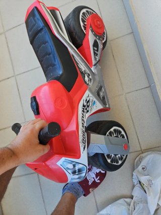 Moto infantil roja 2-3 años