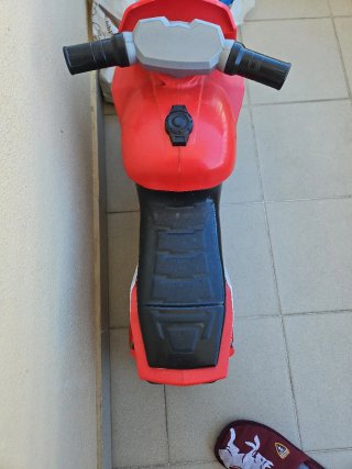 Moto infantil roja 2-3 años