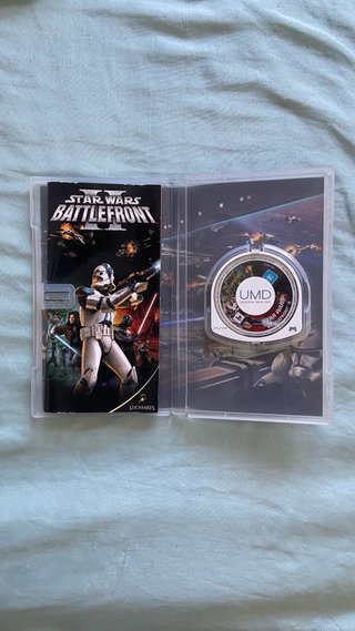 Lote 4 Giochi PSP: Tomb Raider, PES 6, Star Wars