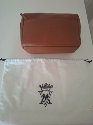 Neceser de cuero marrón